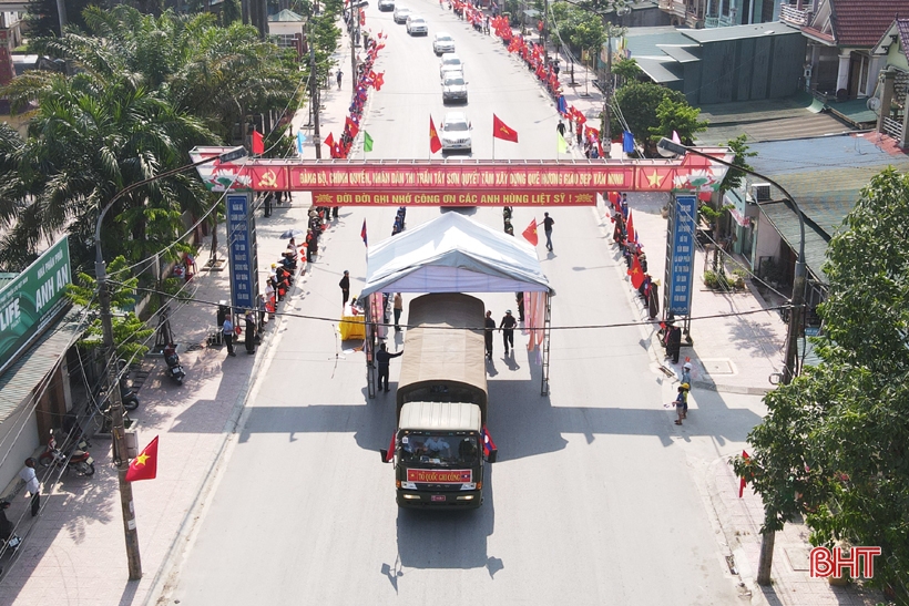 Ha Tinh people moved to welcome martyrs' remains back to their homeland