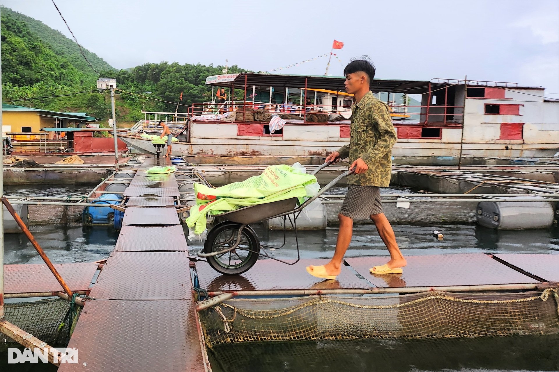 Sống lênh đênh giữa lòng hồ thủy điện - 6