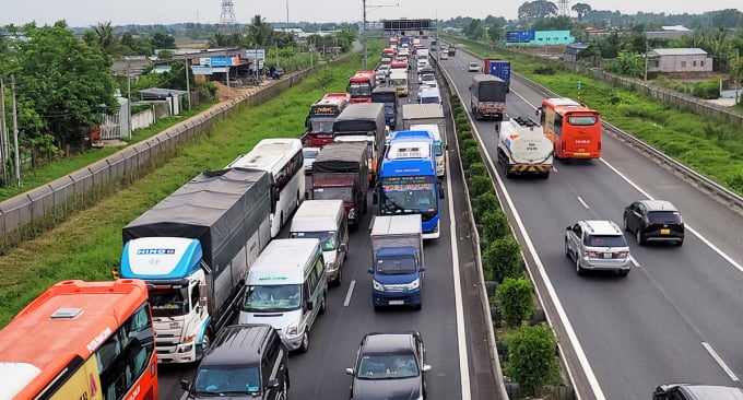 El accidente provocó un atasco de tráfico de unos 5 kilómetros durante 2 horas. Foto: Nam An