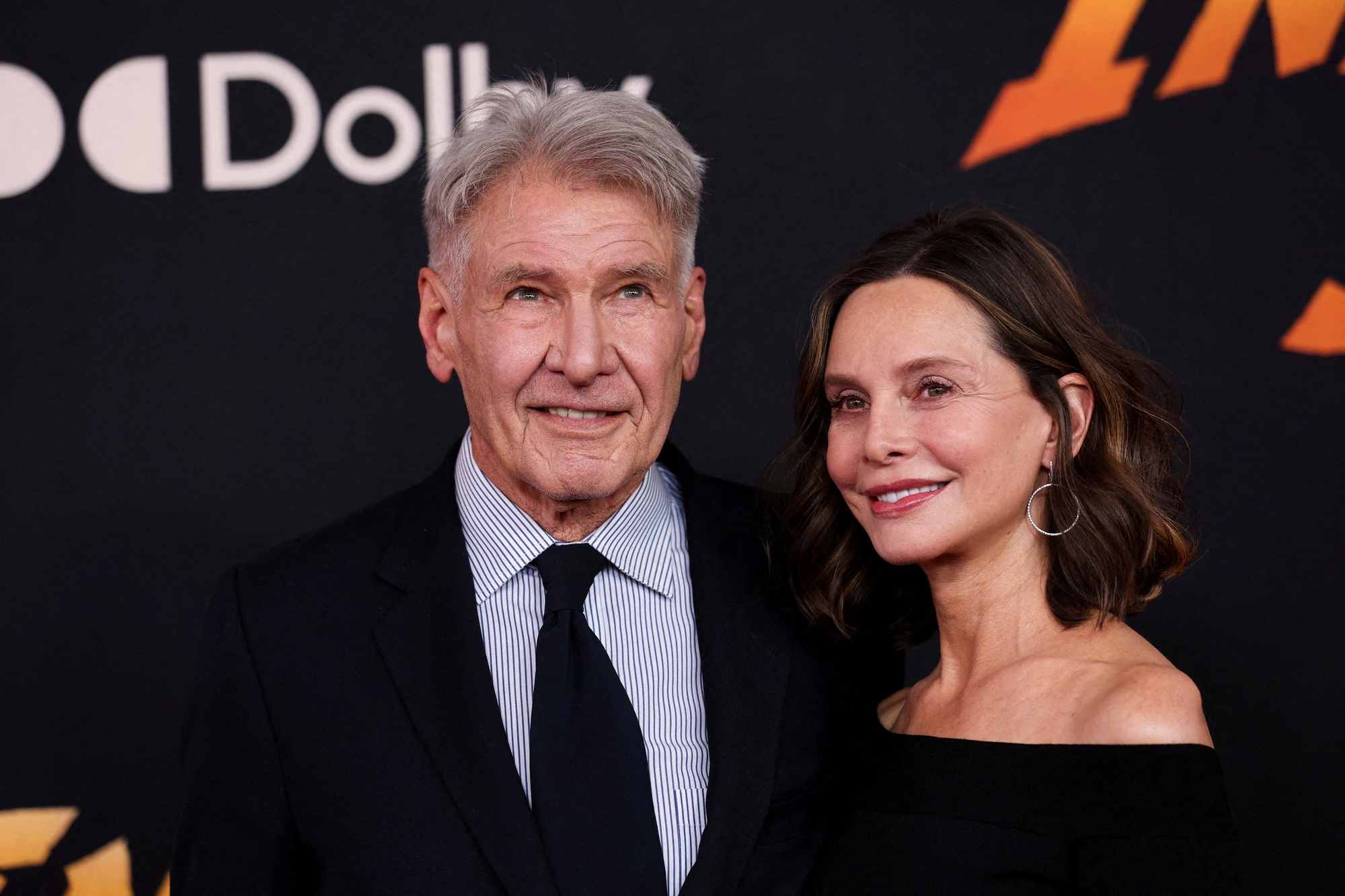 Tuổi 80, Harrison Ford vẫn phong độ cùng vợ trên thảm đỏ - Ảnh 6.