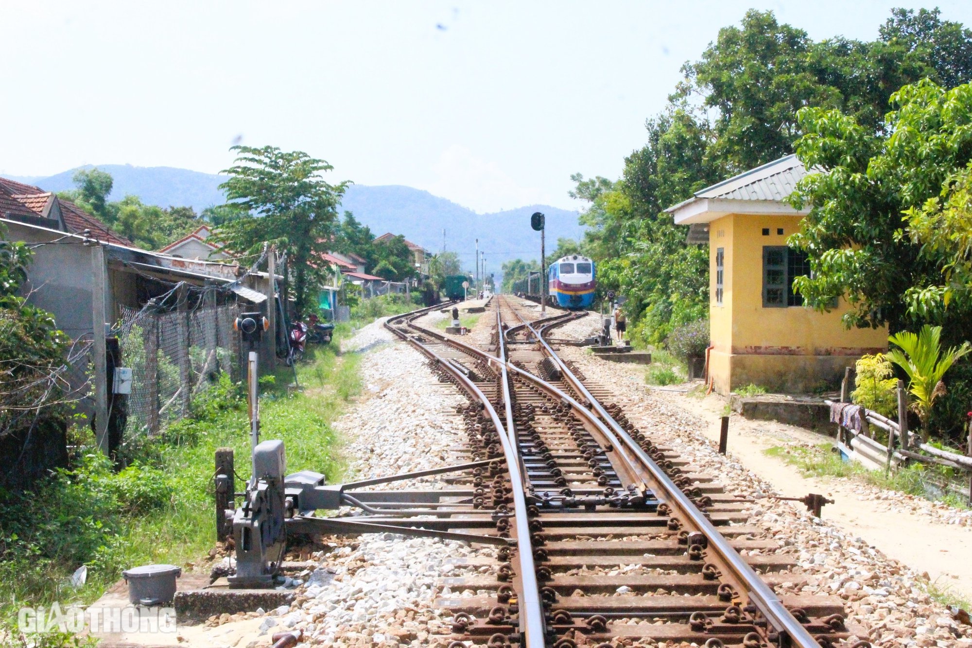 Tìm nguyên nhân sau sự cố nhiều tàu trật bánh ở Thừa Thiên Huế- Ảnh 12.