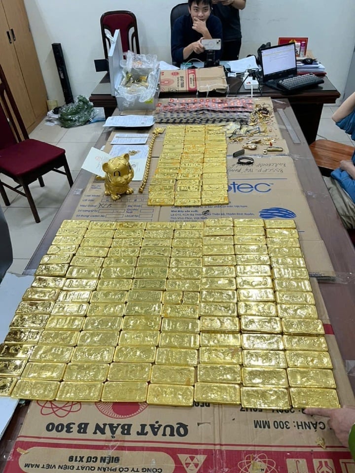 The amount of gold seized in the case.