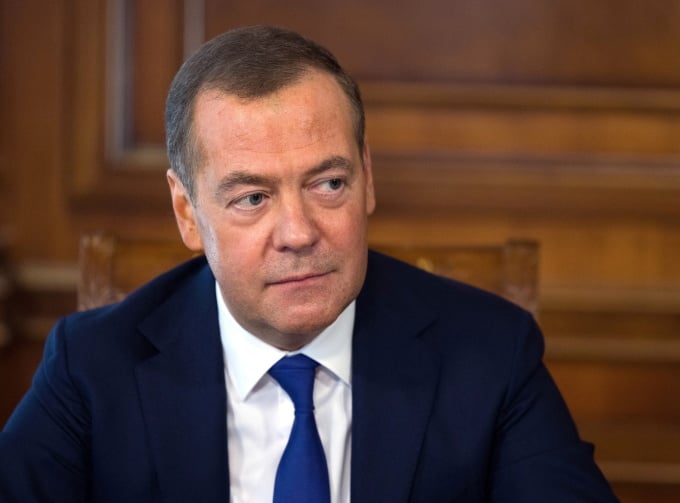 Phó chủ tịch Hội đồng An ninh Nga Dmitry Medvedev trả lời phỏng vấn tại dinh thự ở ngoại ô Moskva hồi tháng 3/2023. Ảnh: Reuters