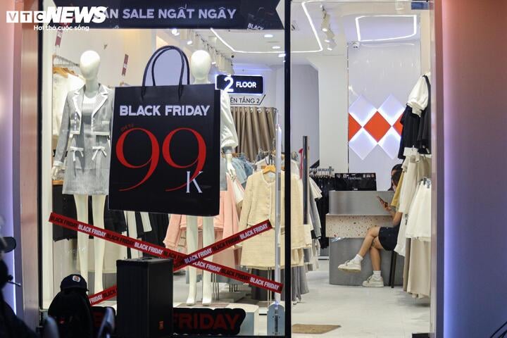 Kunden drängen sich nicht mehr, um am Black Friday Waren zu kaufen, Geschäfte „fallen“ nicht mehr – 6