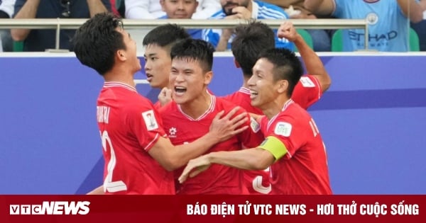 Châu Á rung chuyển khi tuyển Việt Nam dẫn Nhật Bản 2-1