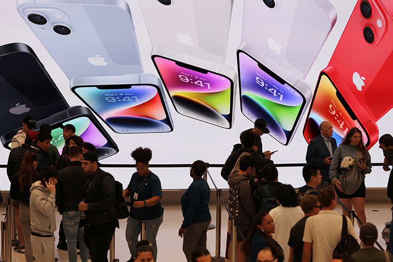 Giá bán trung bình của iPhone đạt gần 1.000 USD - Ảnh 1.