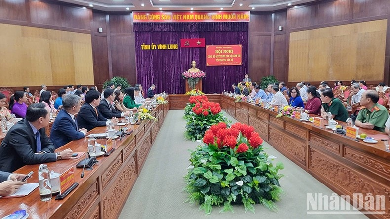 El secretario provincial del Partido Vinh Long fue nombrado subdirector de la Comisión Central de Asuntos Internos. Foto 2