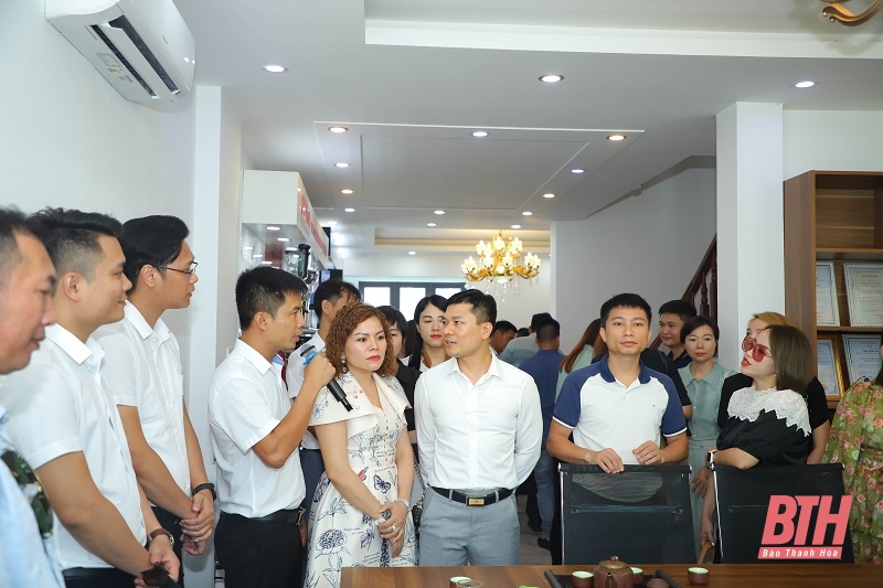 Thanh Hoa City Business Association visits and works with member businesses in Hanoi