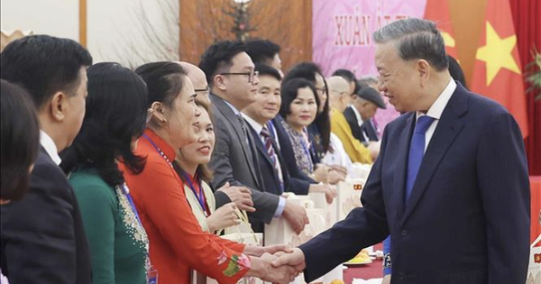 General Secretary To Lam meets with outstanding overseas Vietnamese attending "Spring in the homeland"