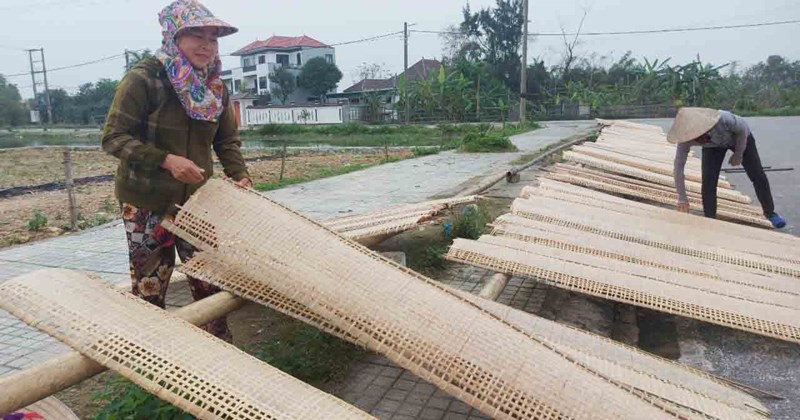 Giá gạo cao, nghề bánh đa nem gặp khó