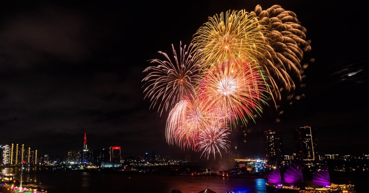 4月30日の夜にホーチミン市の中心部へ花火を見に行く人への推奨事項