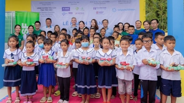 Inauguración de una nueva escuela para estudiantes en zonas remotas de la provincia de Tra Vinh