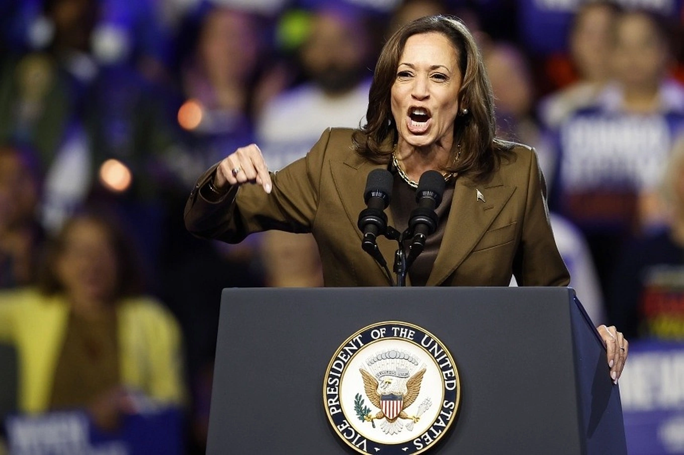 El New York Times respalda a Harris en la carrera por la Casa Blanca