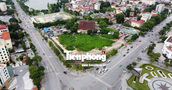 Primer plano de la 'tierra dorada' para la construcción de la Torre Hung Vuong