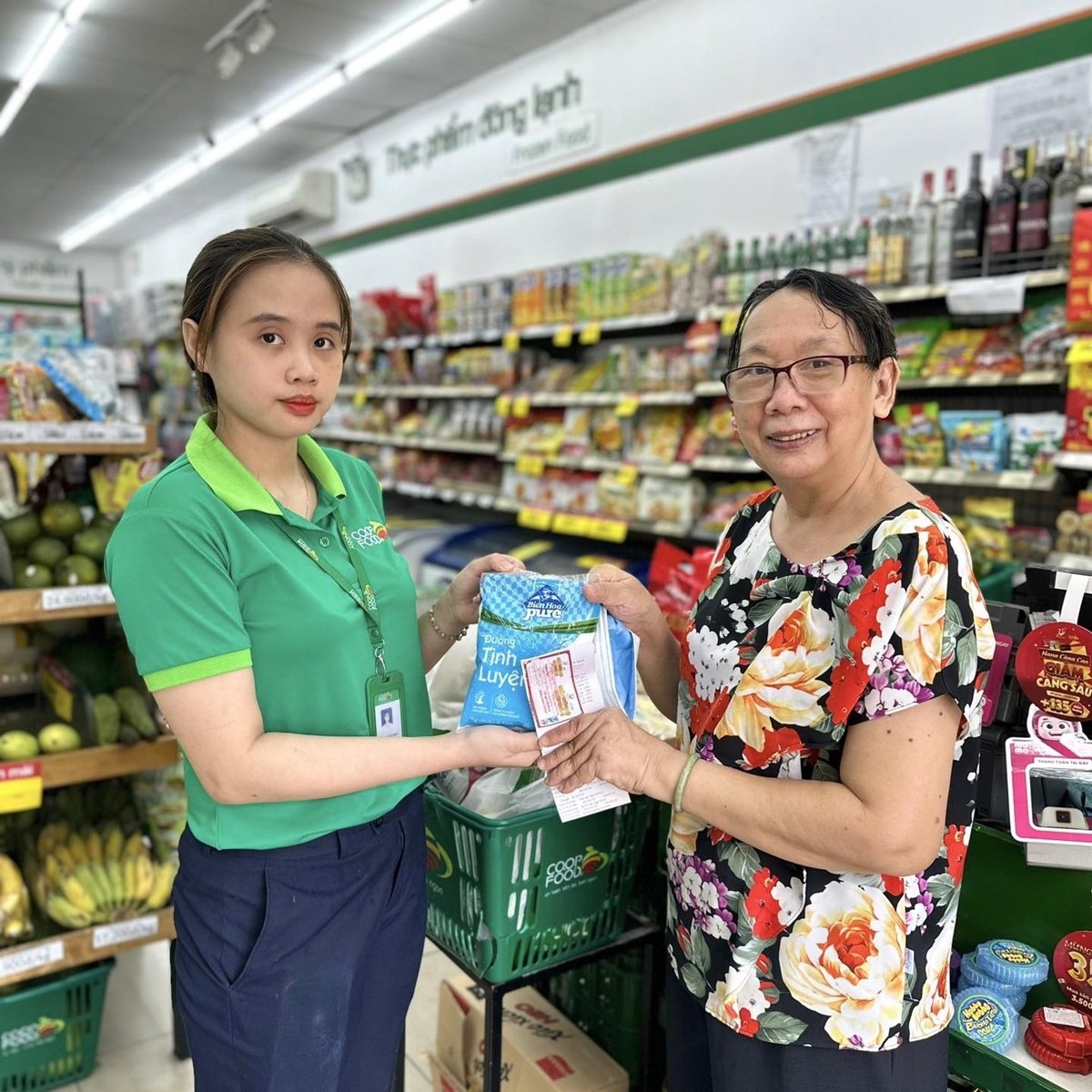 ការផ្សព្វផ្សាយរបស់ saigon co.op អំណោយសម្រាប់អតិថិជននៅលើបណ្តាញអនឡាញ និងក្រៅបណ្តាញរូបភាព 2 saigon co.op khuyen mai, tang qua cho khach hang tren kenh online va offline hinh anh 2