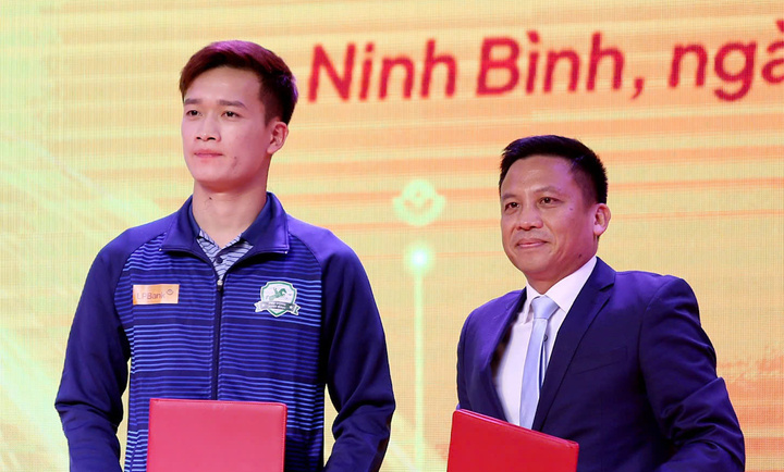 Hoang Duc ist offiziell dem Phu Dong Ninh Binh Club beigetreten.