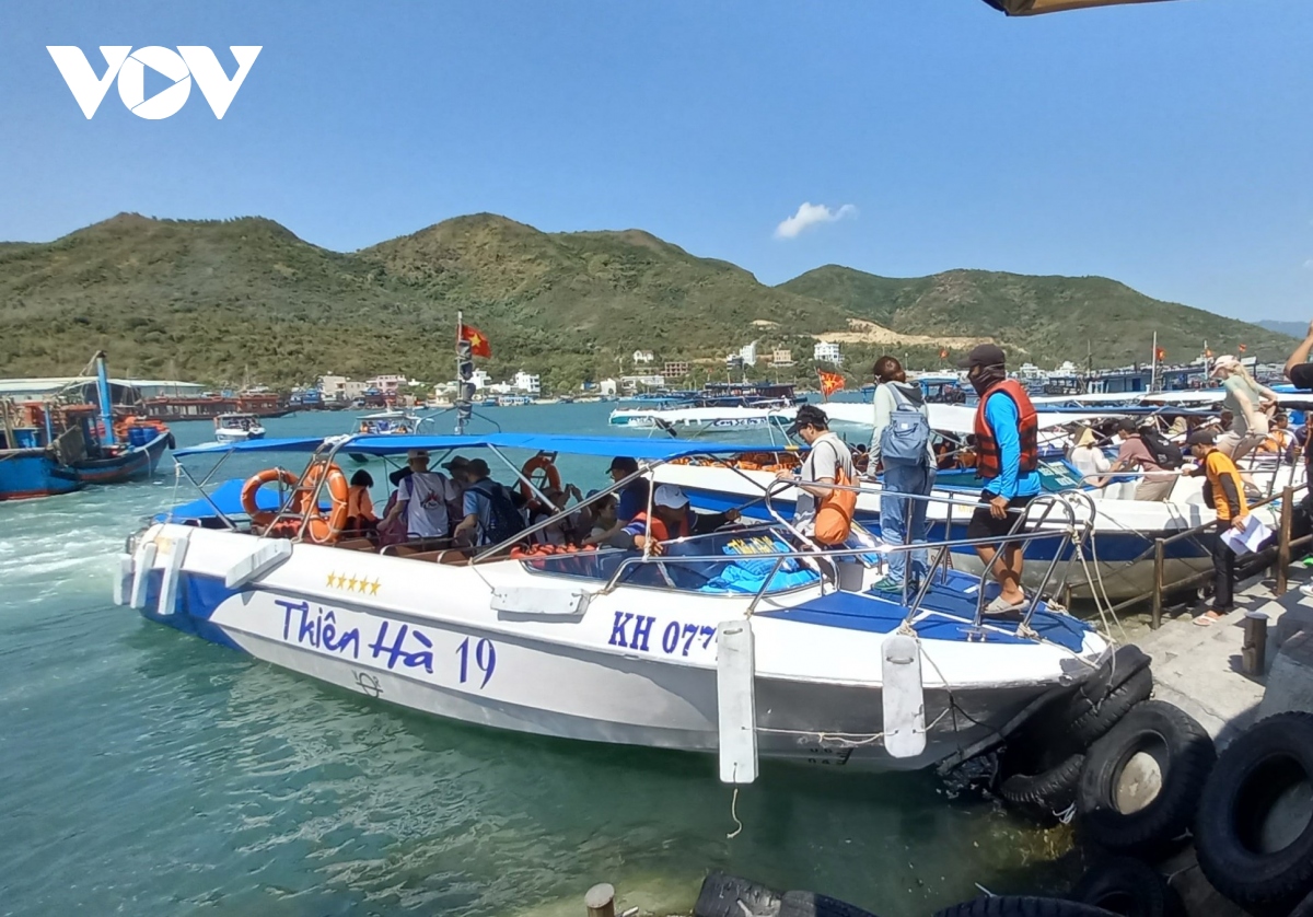 gan 1 trieu luot du khach den khanh hoa trong dip le 30 4 va 1 5 hinh anh 3