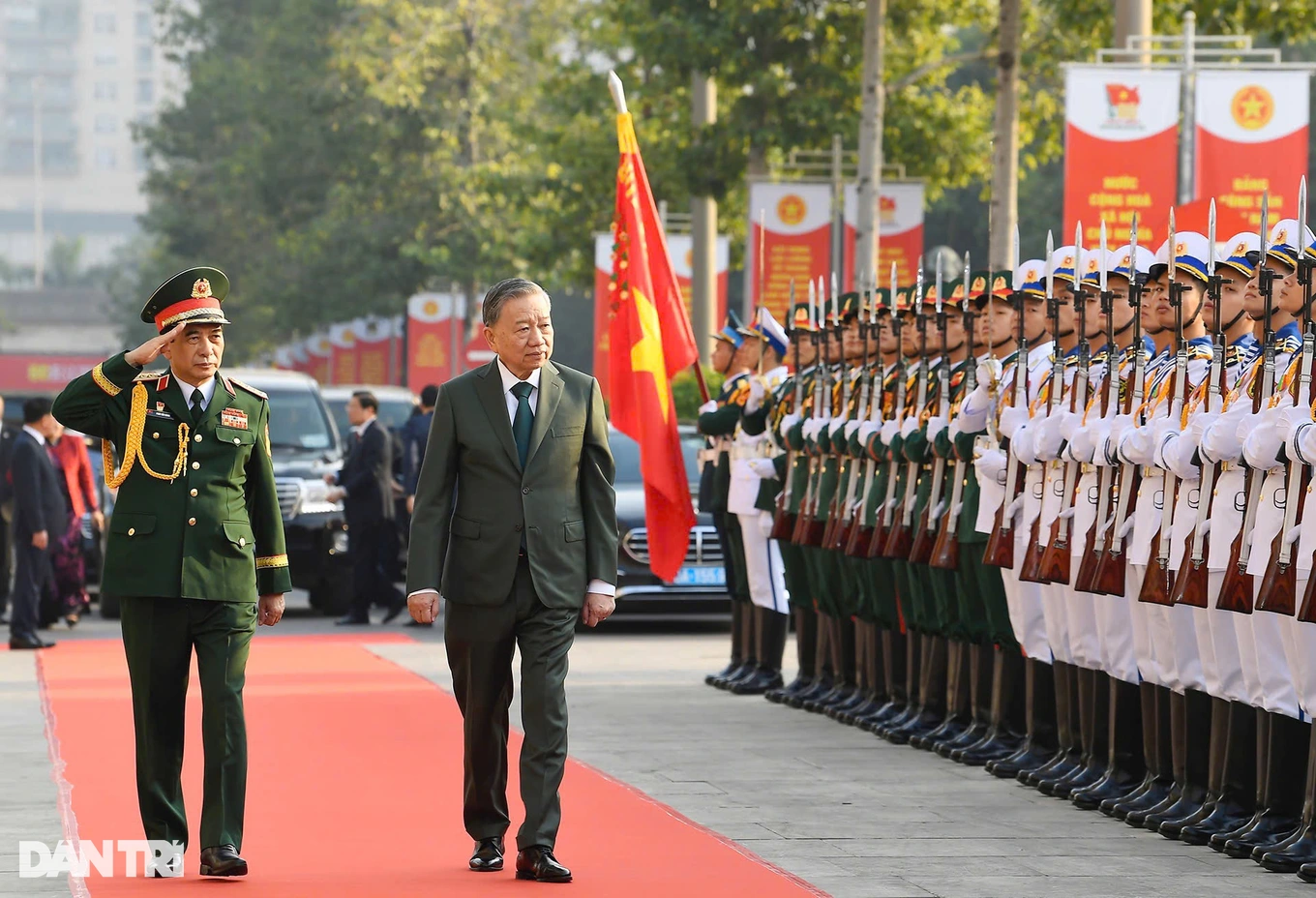 General Secretary To Lam attends the ceremony to celebrate the founding anniversary of the Vietnam People's Army.