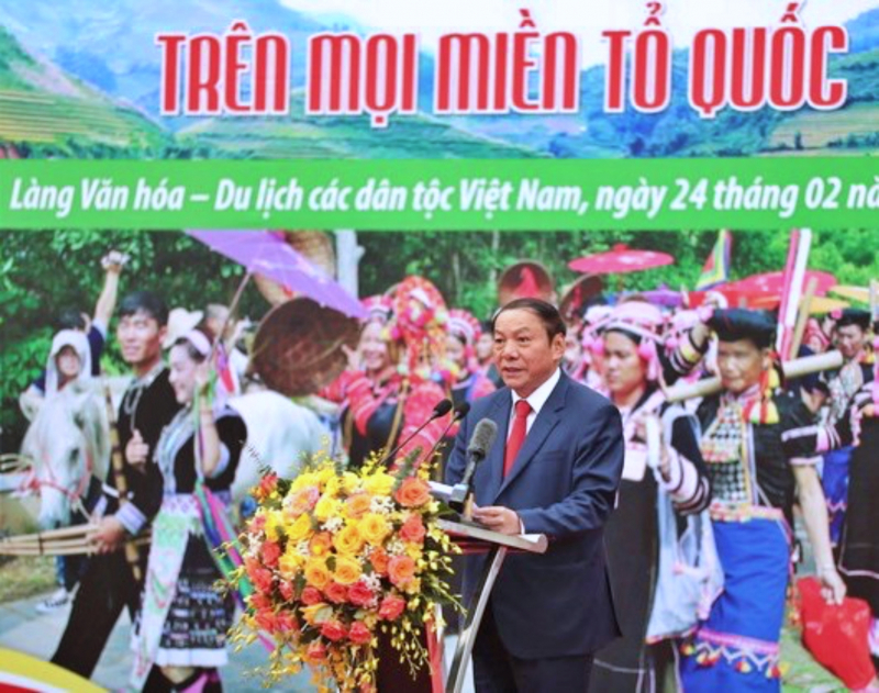 President Vo Van Thuong attends the festival 