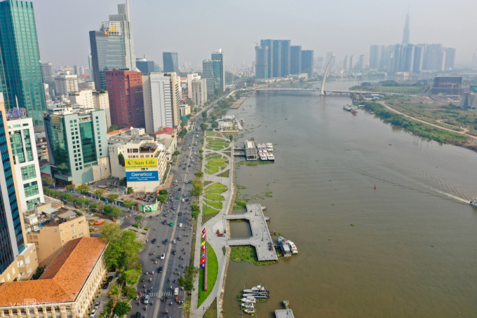 Calle Ton Duc Thang, adyacente a la calle peatonal Nguyen Hue y al muelle Bach Dang. Foto: Quynh Tran