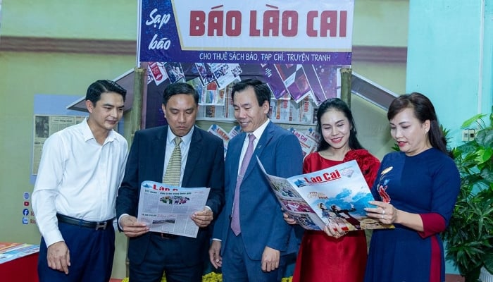 Khai mạc Hội báo Xuân Giáp Thìn 2024 và trao giải báo chí năm 2023 về xây dựng Đảng