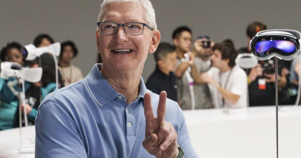 CEO Apple Tim Cook đến Việt Nam bằng máy bay riêng