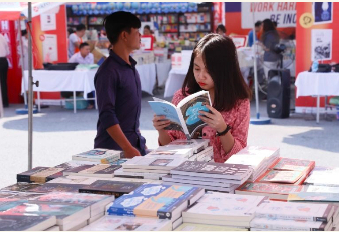 Foire du livre de Hanoi IX Hua Hen De nombreuses expériences expérimentales Photo 1