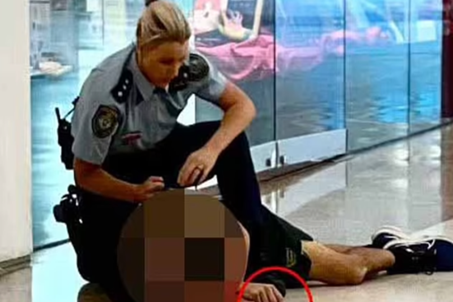 世界 - シドニー（オーストラリア）で、勇敢な女性警察官が刺傷容疑者を単独で逮捕