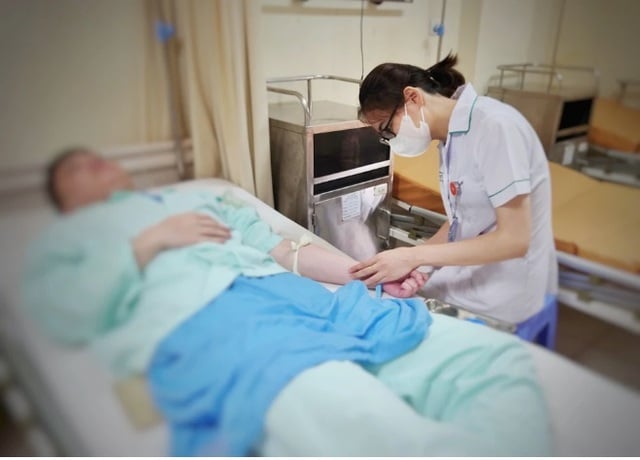 Chú rể ở Nam Định nhập viện ngay trong ngày cưới vì chấn thương tinh hoàn - Ảnh 2.