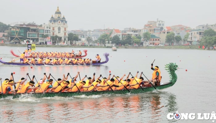 Đội Bạch Hạc vô địch giải Bơi chải Việt Trì mở rộng 2024