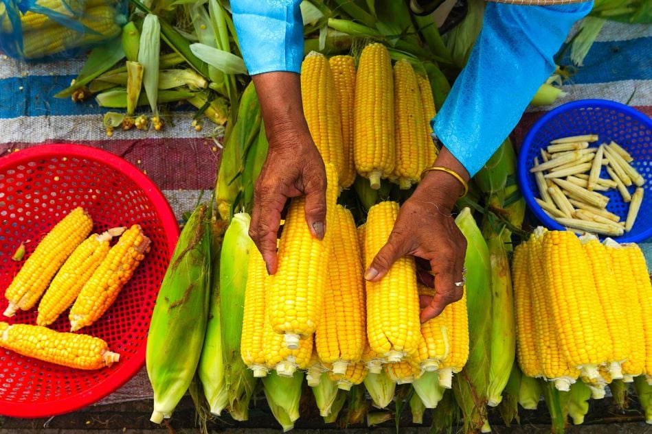 Además de las especialidades agrícolas, los vendedores también venden productos cultivados en casa.