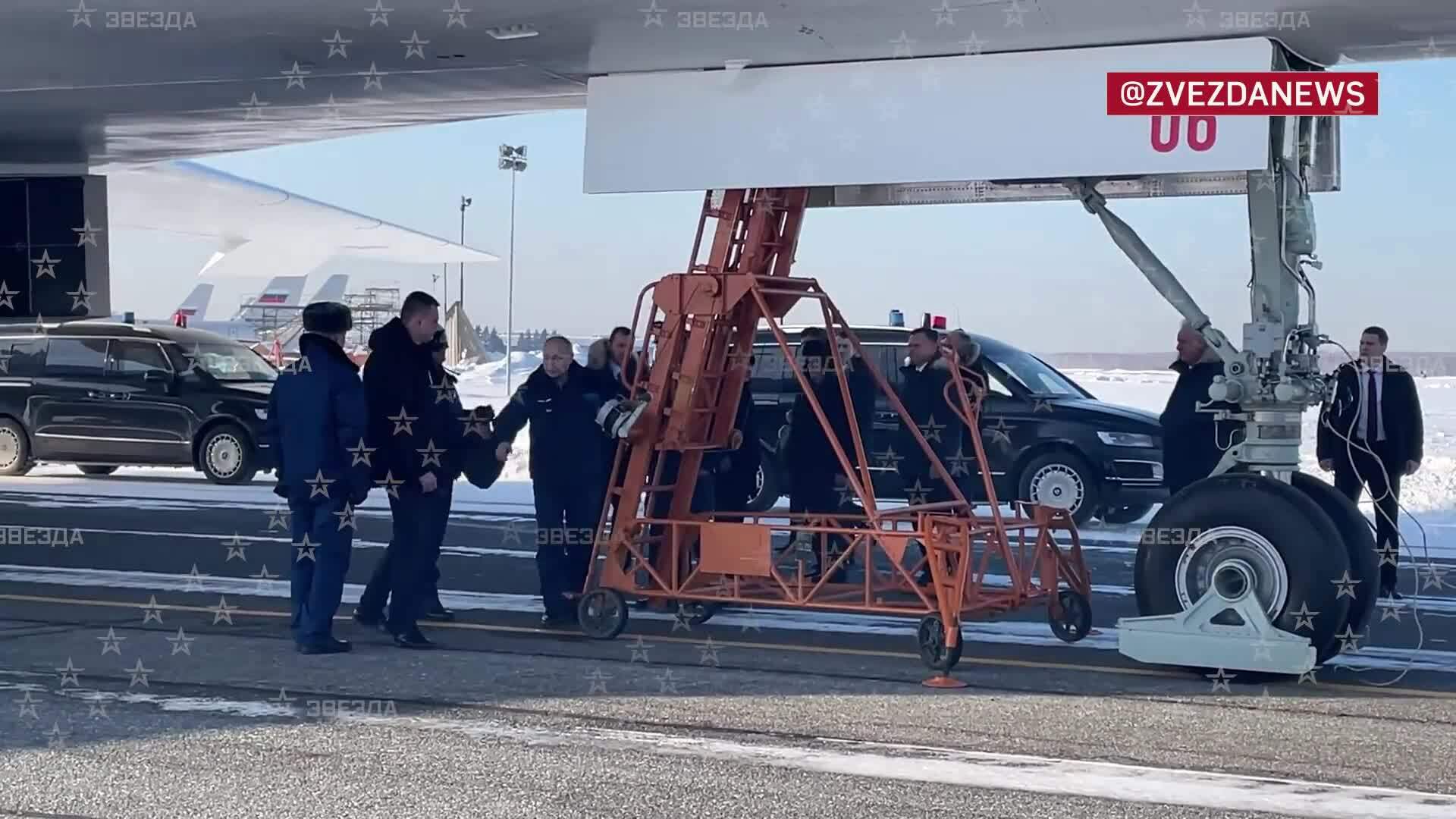 El señor Putin vuela con la tripulación del bombardero Tu-160