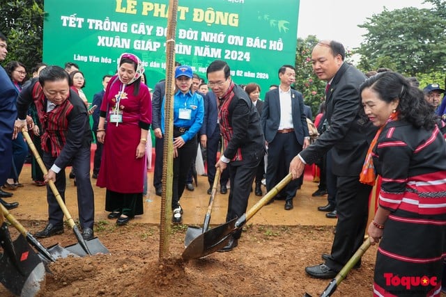 Chủ tịch nước Võ Văn Thưởng: Quan tâm phát triển toàn diện, chú trọng phát triển văn hóa vùng đồng bào dân tộc thiểu số, vùng sâu, vùng xa, vùng biên giới và hải đảo - Ảnh 5.