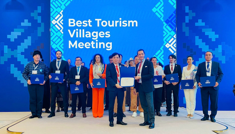 Tan Hoa est honoré d'être nommé le meilleur village touristique du monde. Photo : fournie par le département du tourisme de Quang Binh