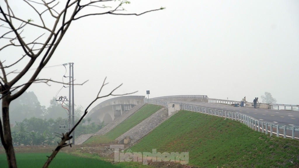 首都圏ハノイとバクザンを結ぶ約2000億ドンの路線が開通前に準備完了 写真2