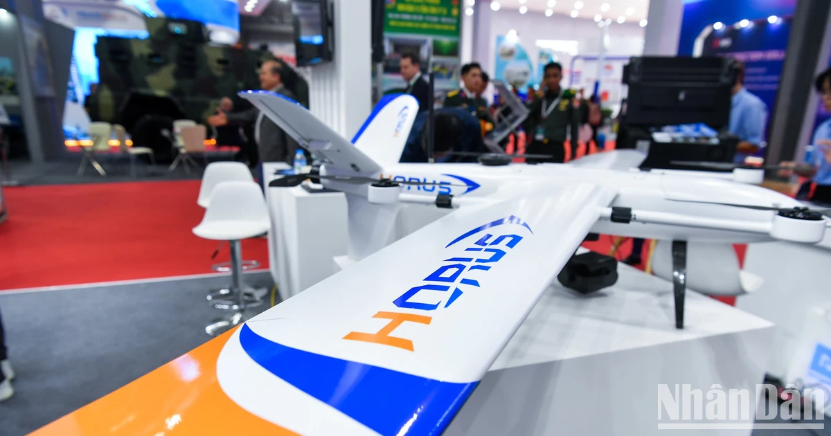 [Photo] Close-up of the "made in Vietnam" UAV model specialized in reconnaissance and rescue operations