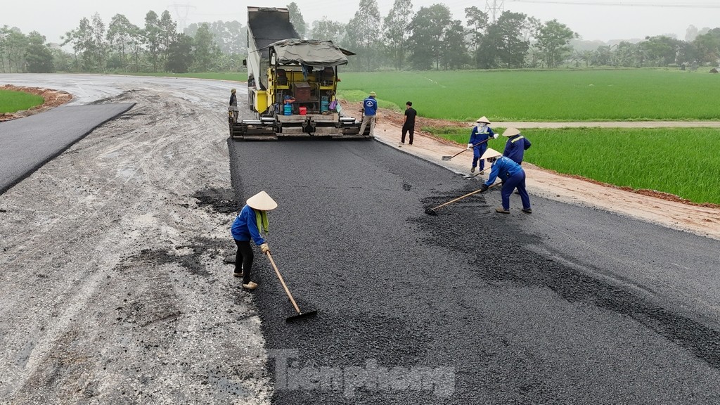 首都圏ハノイとバクザンを結ぶ約2000億ドンの路線が開通前に準備完了 写真6