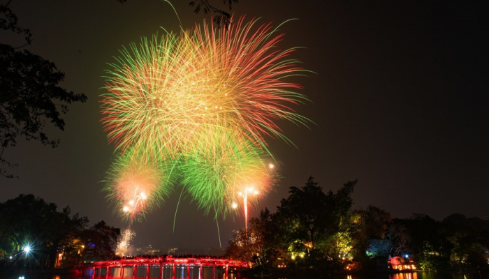 Hanoi organiza espectáculos de fuegos artificiales en cinco lugares en Nochevieja