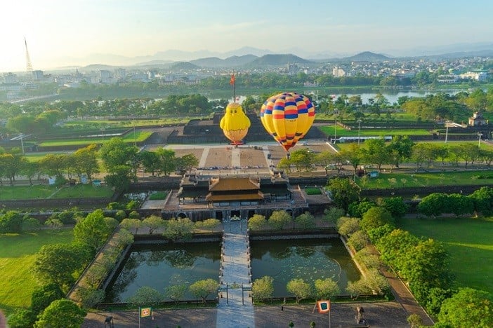 Huế...........