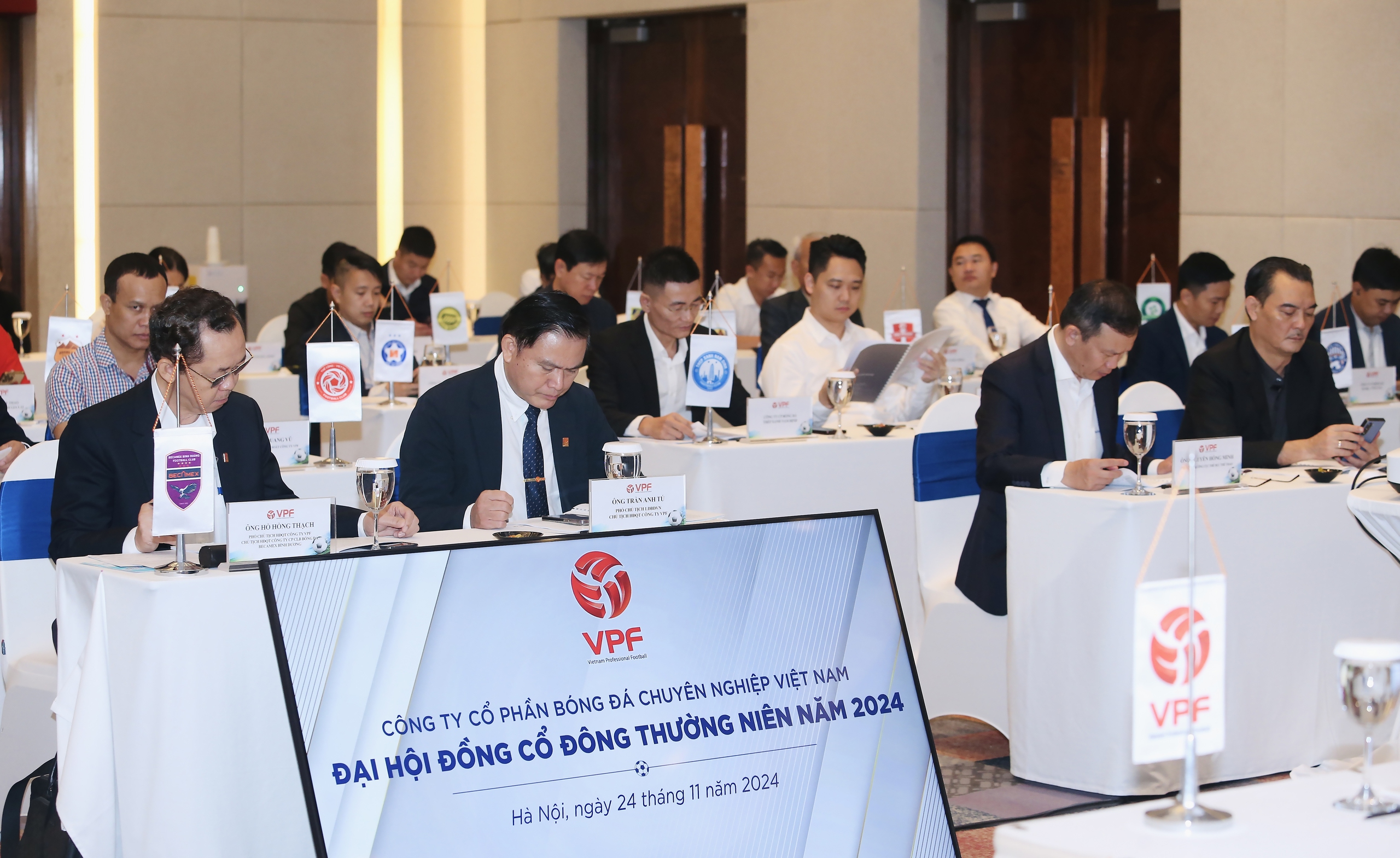 VPF doanh thu 'khủng', tiền hỗ trợ các CLB tăng đột biến gần 46 tỉ đồng- Ảnh 6.