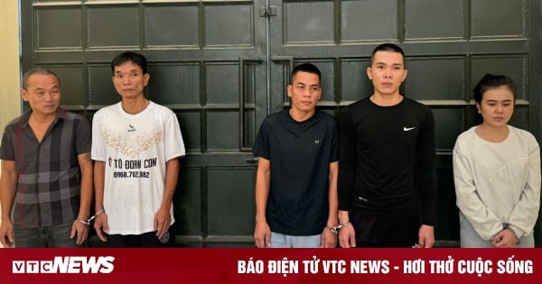 Detenciones consecutivas de 5 casos y 13 personas que compraban, vendían y consumían drogas en Thanh Hoa