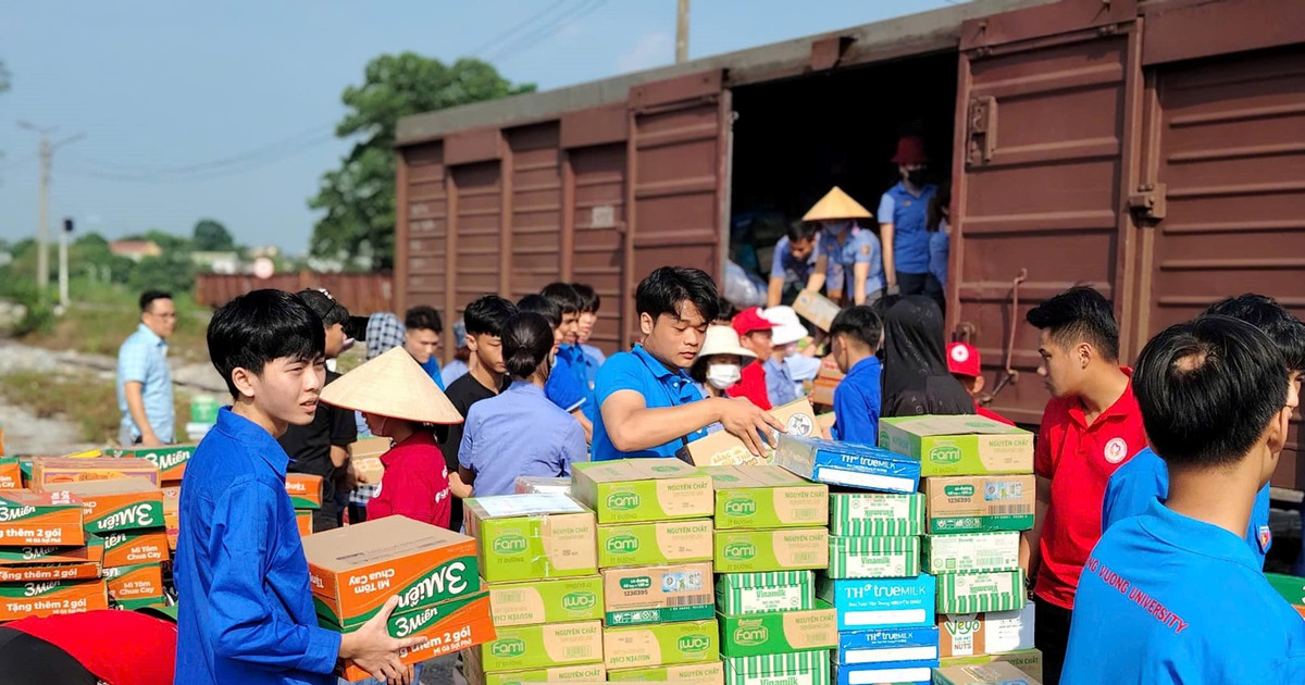 The first train shipment has arrived to the people in the disaster area.