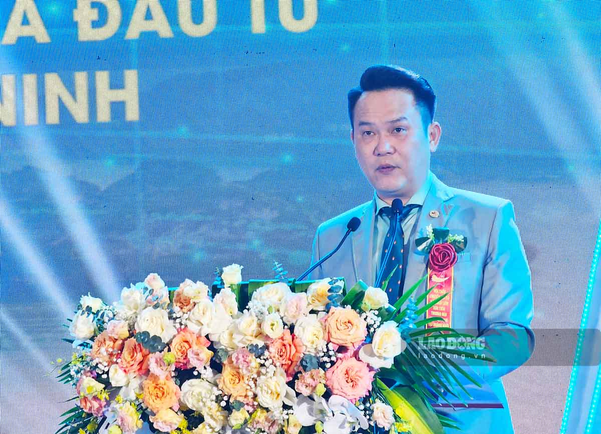 คุณ Dang Hong Anh ประธานสมาคมผู้ประกอบการรุ่นใหม่เวียดนามกล่าวสุนทรพจน์ในงานนี้ ภาพ : ดวน หุ่ง