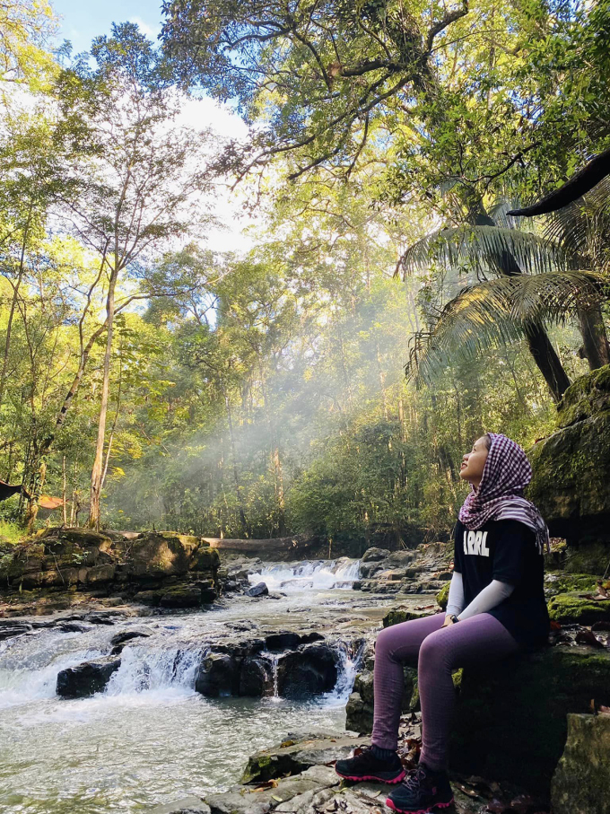 Touristen checken im Bu Gia Map Nationalpark ein. Foto: Vo Thi Hong