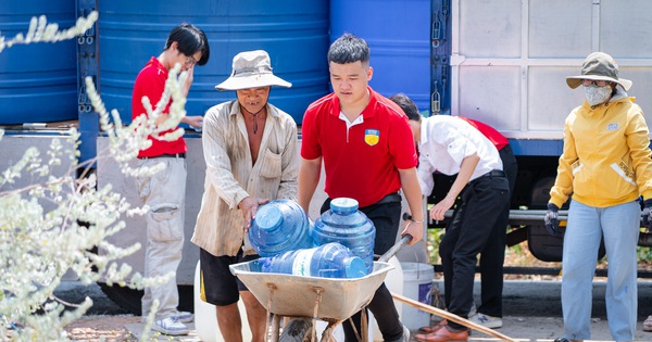 Sinh viên kêu gọi tài trợ, đưa nước sạch về cho người dân vùng hạn mặn