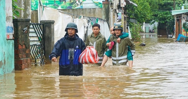 De nombreuses zones de Quang Nam sont isolées, Da Nang évacue 1 000 personnes