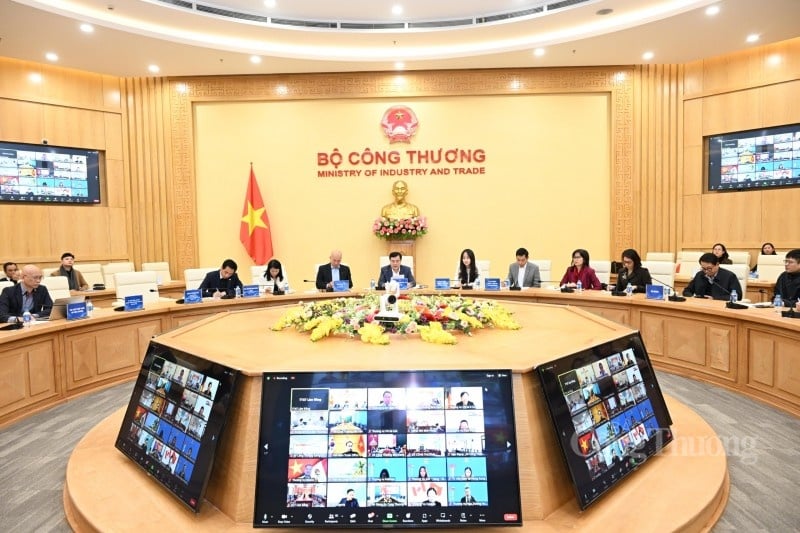 Conferencia de promoción comercial con agencias de la Oficina Comercial de Vietnam en enero de 2024