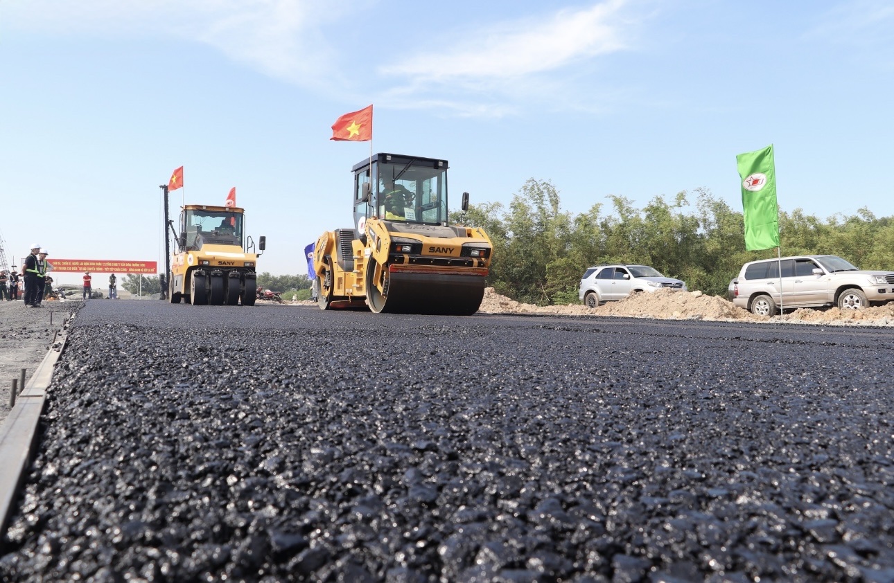 Gỡ vướng mặt bằng, vật liệu, đảm bảo tiến độ các tuyến cao tốc qua Đồng Nai- Ảnh 4.