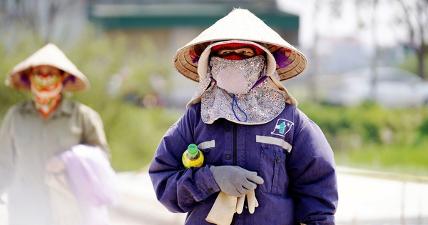 Người lao động chật vật mưu sinh giữa “chảo lửa” chạm ngưỡng gần 40 độ C ở miền Trung