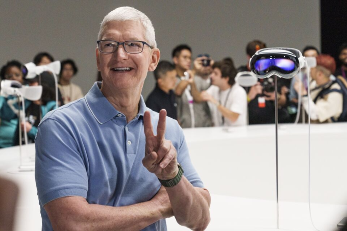 CEO Apple Tim Cook đến Việt Nam bằng máy bay riêng- Ảnh 1.